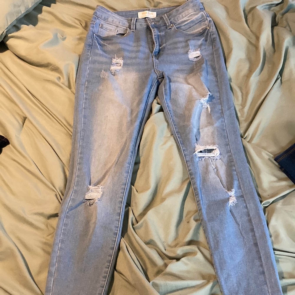 Wax Jeans! Size 7/28.High rise, Skinny, Ripped, Light Wash. good condition!